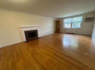 3 Captain Parker Arms APT 21, Lexington, MA 02421