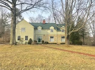 69 E Garfield Rd, Aurora, OH 44202