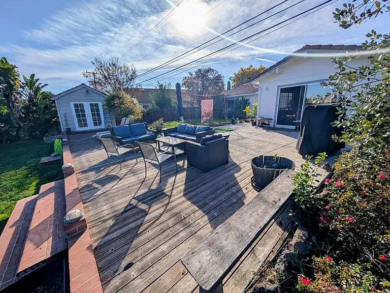 3235 Los Prados St — Photo 11