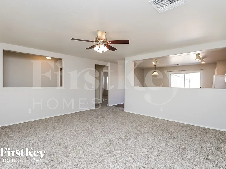 2532 E Olivine Rd — Photo 5