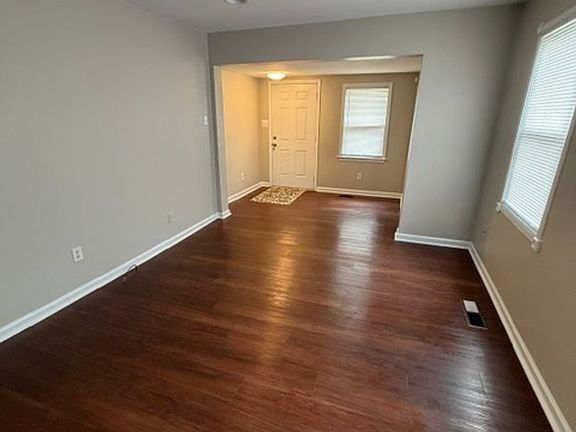 5th image of 167 Brockwell Ave