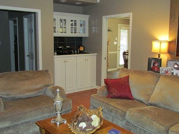 5th image of 109 Sageview Dr