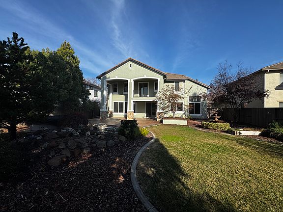 2nd image of 845 Wedgewood Ct