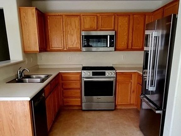 3rd image of 989 Grand Cerritos Ave