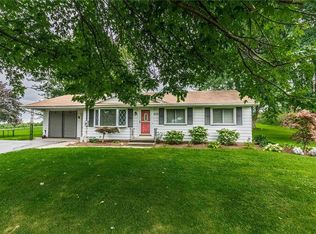 6222 E Townline Rd, Williamson, NY 14589