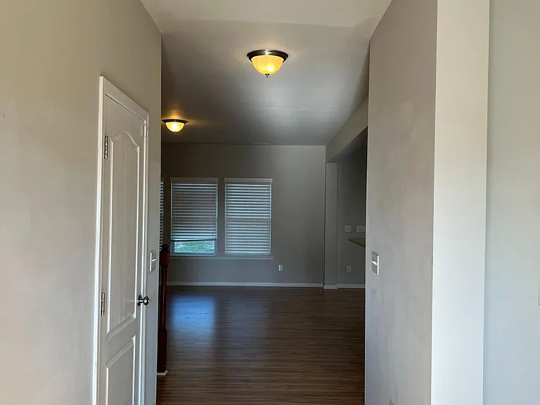 832 Ember Dr — Photo 5