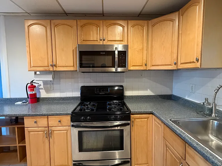 254 Sloan Ave — Photo 4