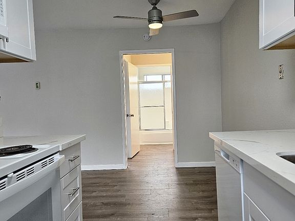 3rd image of 6735 Amherst St #33