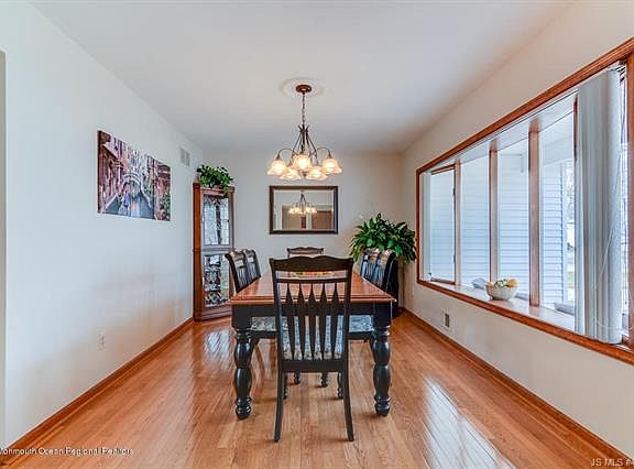 4th image of 28 Shasta Ln