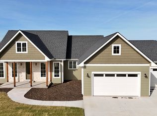 14308 Prairie Trl, Wamego, KS 66547