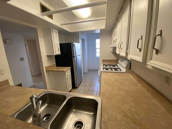 5th image of 3117 Wayside St #El