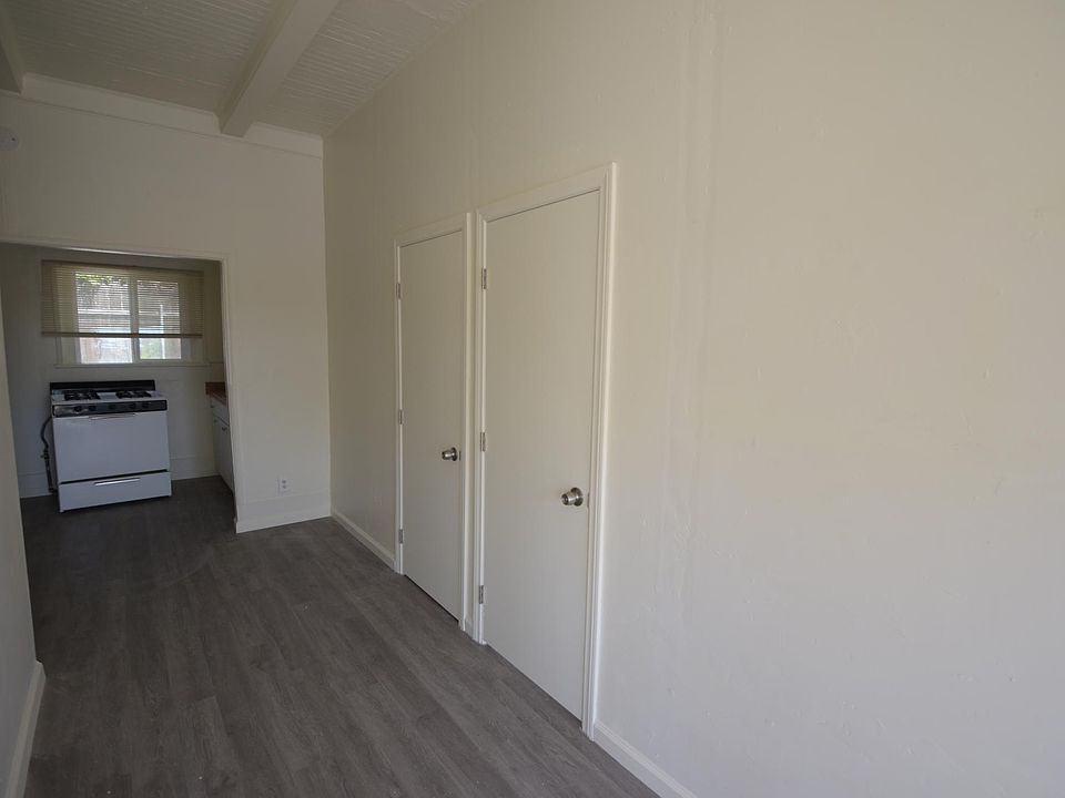 1st image of 1043 S 37th St
