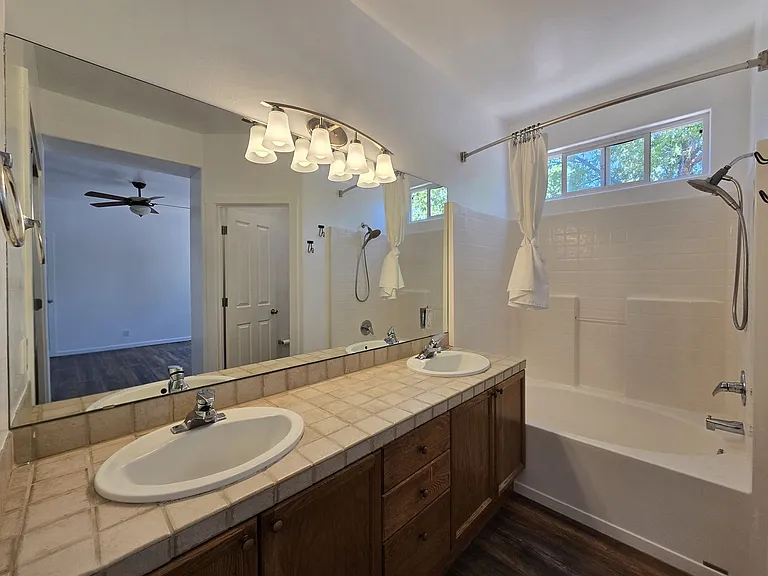 3 Wood Flower Pl — Photo 20