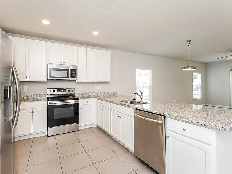 1013 Coatbridge Dr — Photo 7