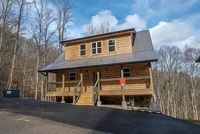 1st image of 3292 Pine Peak Way