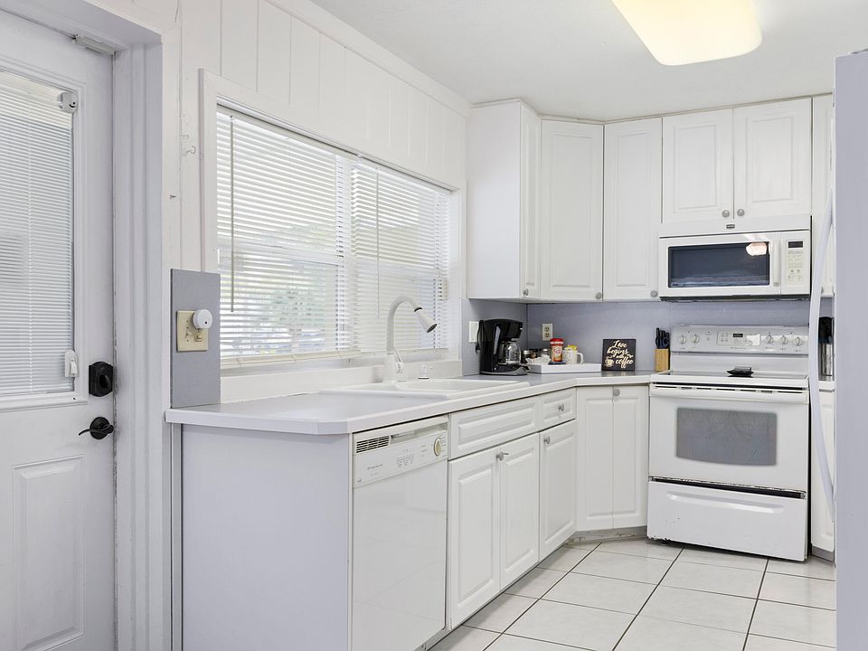 1st image of 1745 33rd Avenue