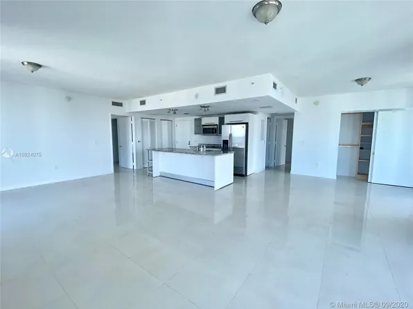 185 SW 7th St APT 4211, Miami, FL 33130