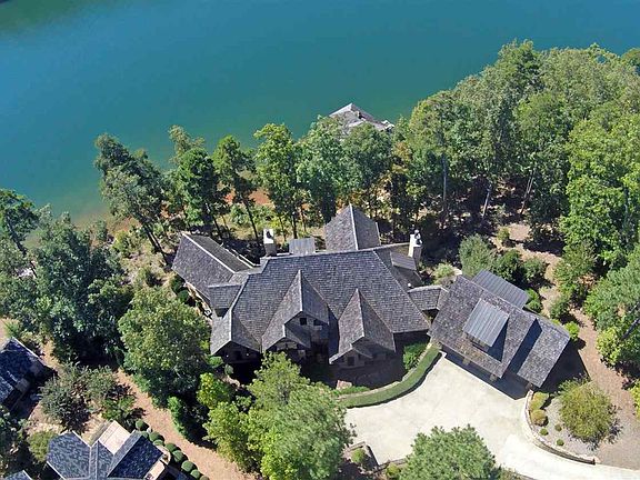 2nd image of 340 S Cove Rd