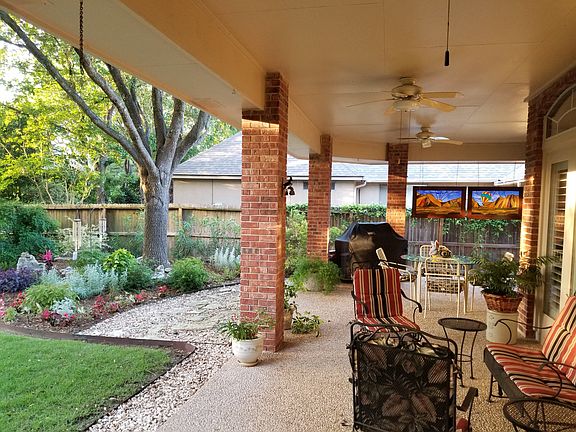 Patio w 3 Ceiling Fans