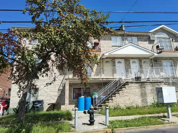1065 E 211th St, Bronx, NY 10469