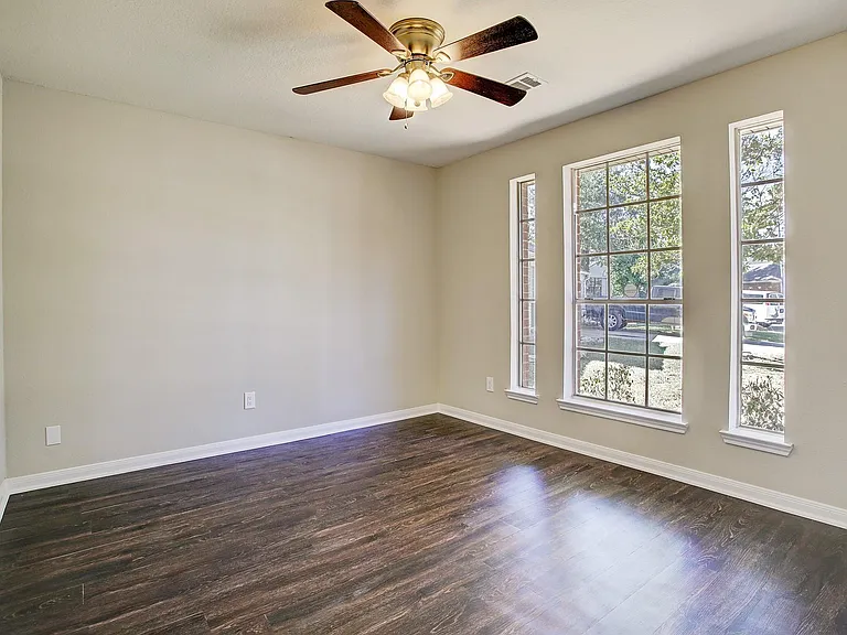 6506 Larissa Cir — Photo 18