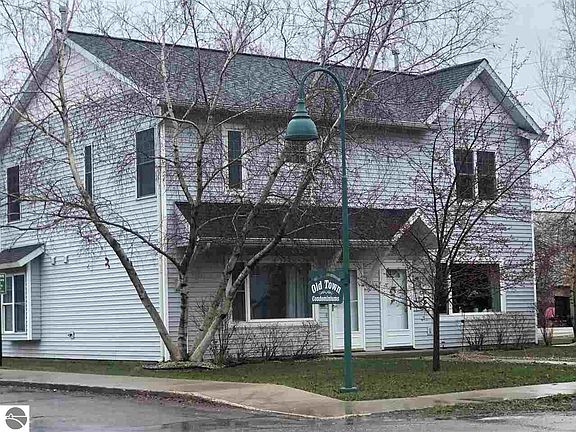 3rd image of 719 Lake Ave #4