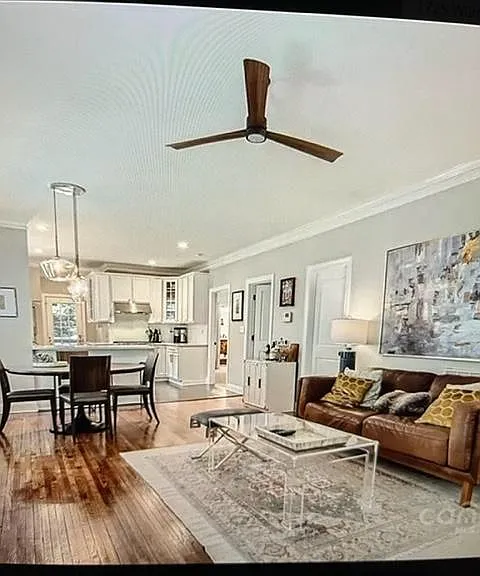 1725 Wilmore Dr — Photo 2