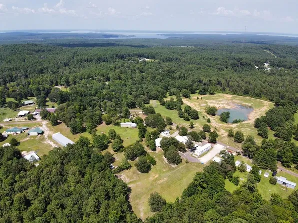 365 Townsend St, Zavalla, TX 75980