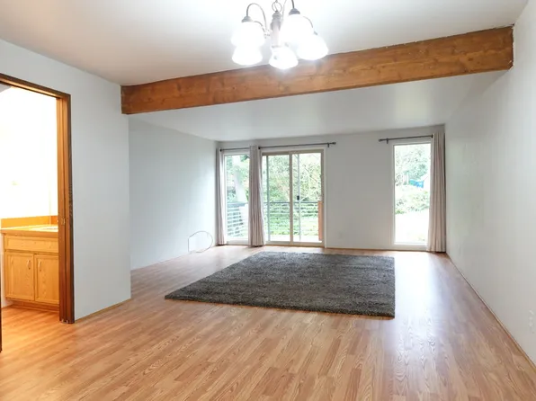 146 N 144th St, Seattle, WA 98133