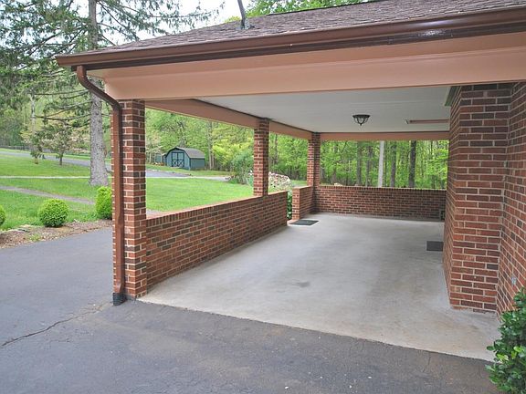 3rd image of 337 Collington Dr