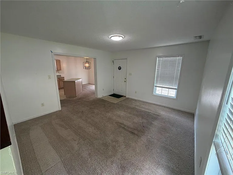 250 Leawood Cir — Photo 4