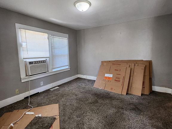 5th image of 716 S 9th St
