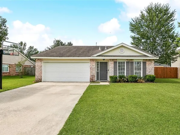 3001 Meadow Lake Dr E, Slidell, LA 70461