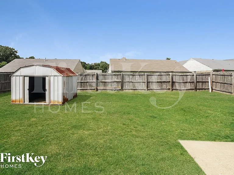 1836 Roy Dr — Photo 15