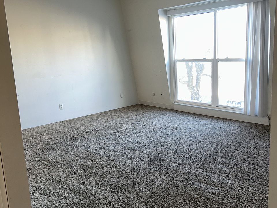 1st image of 1450 Meadowview Dr #11317580