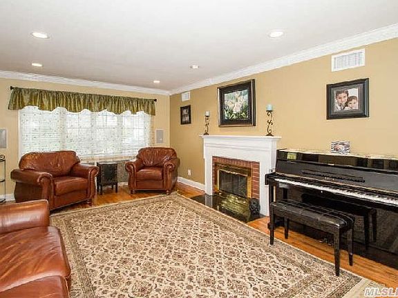 2nd image of 3972 Franklin Ave