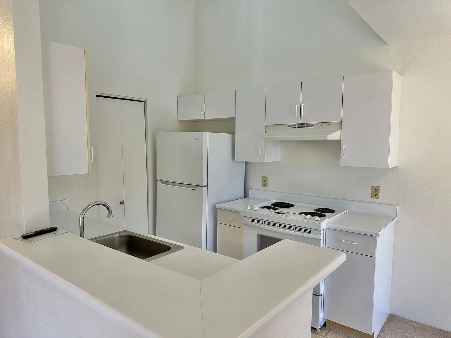 2 Bedroom / 2 Bathroom with a patio and 2 parking stalls at Iao Parkside! — Photo 2