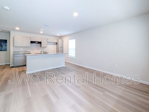 3rd image of 154 W 28th St