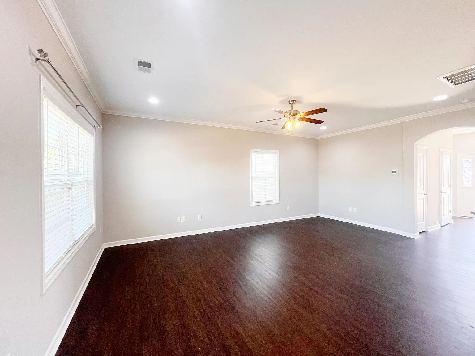 4 bed, 2.5 bath, 2175 sqft, $2,300 — Photo 4