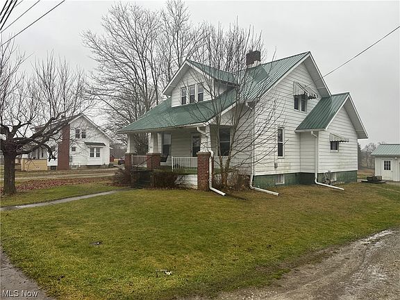 2nd image of 51712 Main St