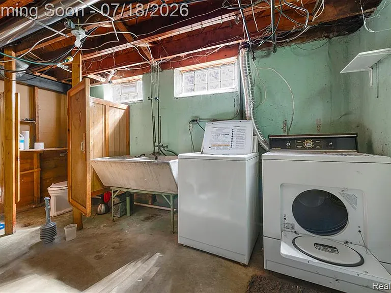 437 W Sunnybrook Dr — Photo 26