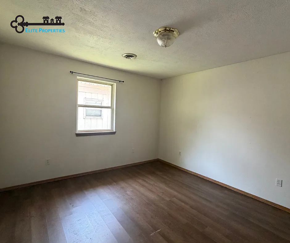2 bed, $950 — Photo 3