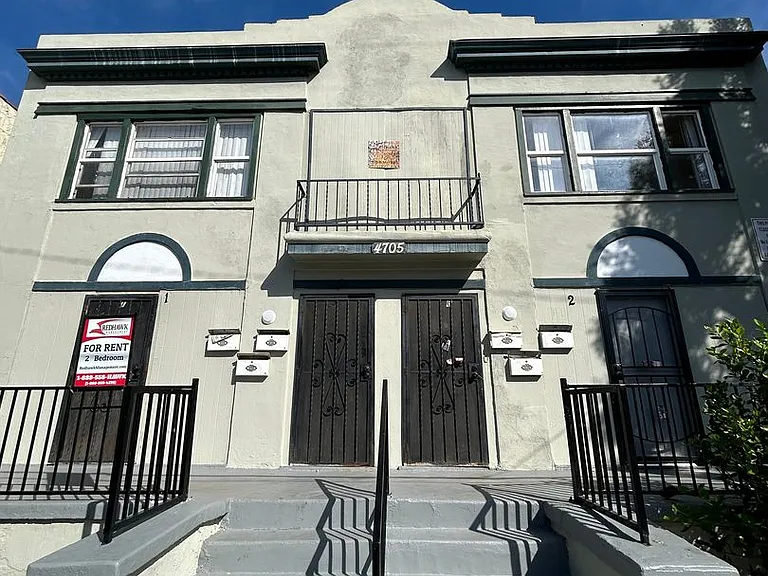 4705 Willowbrook Ave — Photo 5