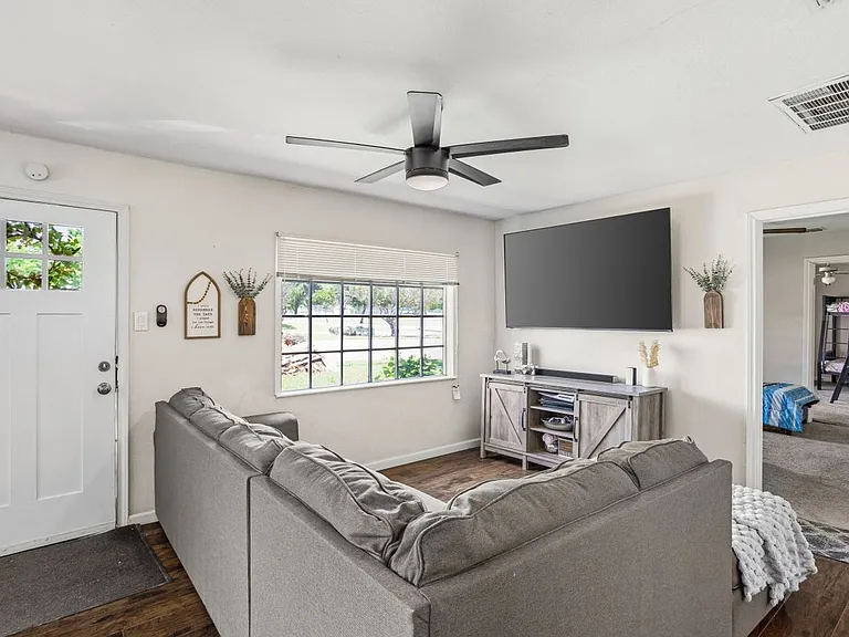 516 E Wintergreen Rd — Photo 11