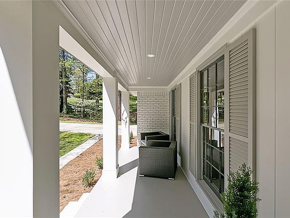 5th image of 2133 Greensward Dr
