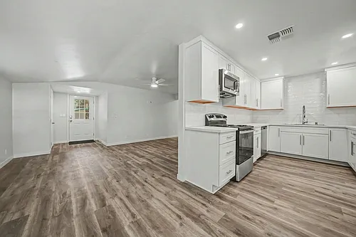 202 Lambert Ln Photo 1