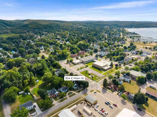 304 E Main St, Boyne City MI