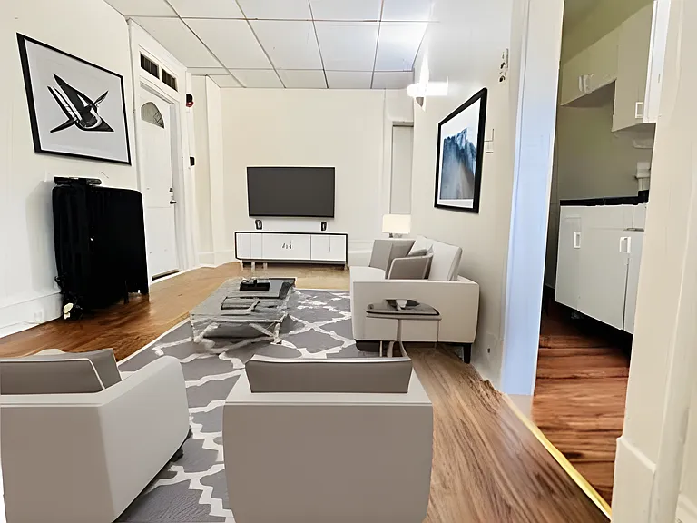 1051 Washington St #2 — Photo 2