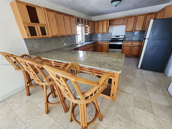 3rd image of 3405 NW 180th St