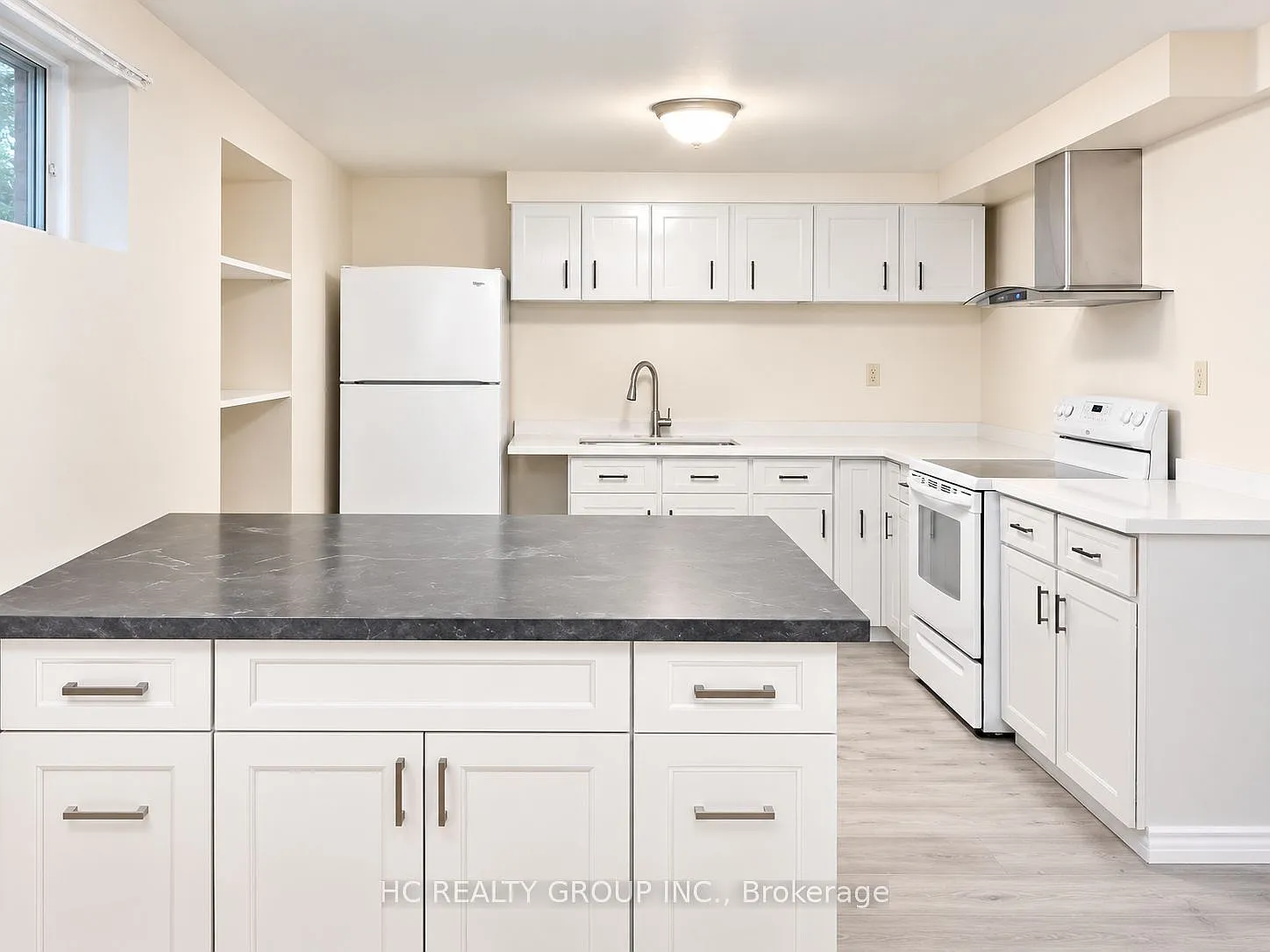 1 bed, $1,300 — Photo 2